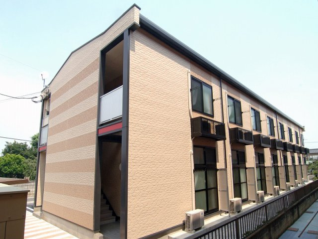 レオパレスニューハイツ　コスモの外観|外観は落ち着いています