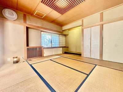 【和室】 | 西宮市柏堂西町　中古戸建 | リビング横に和室。お子様のお昼寝スペースや来客スペースに最適です