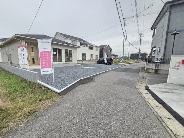 新築　大泉町寄木戸第18　5号棟　Cradle Gardenの前面道路含む現地写真|現地写真　南側前面道路幅員約4.0ｍ