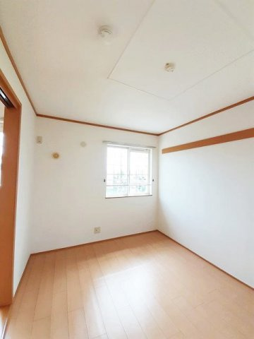 リュエルⅡの内装|明るい色調の室内です