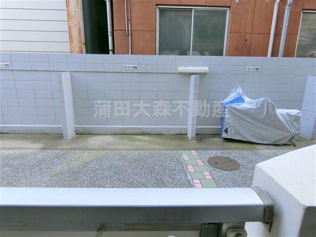 グローリア初穂東糀谷の展望|1階共用部通路向きの為、居住者の方で駐輪場を利用される方は通りますが、
居住者以外、道路を歩く方からの目線は気になりません。