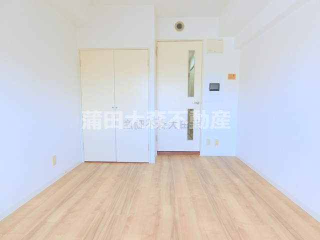 グローリア初穂東糀谷の居間・リビング|東向きの洋室　洋室リフォーム