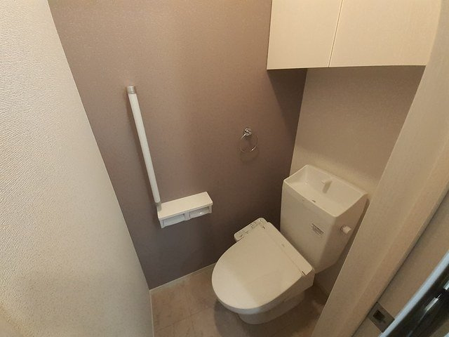 リバープレイン木床Ⅱのトイレ|ゆったりとした空間のトイレです