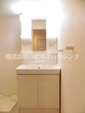 ビルドホームの洗面所|明るい洗面所です