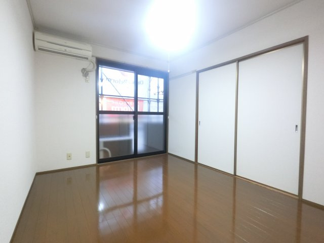 【寝室】
