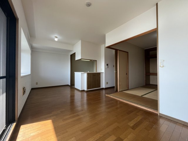 メゾンドール・ラーバン和泉Ⅰ番館の居間・リビング