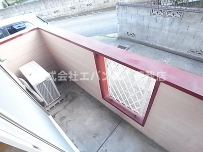 【バルコニー】 | グランドハイツ千葉寺町 | 暖かな日差しのふりそそぐバルコニー