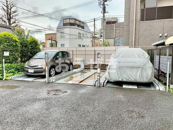 アーンジユ赤羽岩淵の駐車場