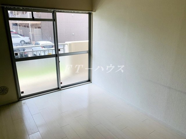 藤喜マンションの居間・リビング