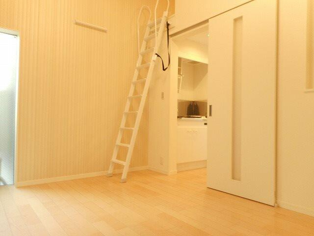 川崎市多摩区枡形３丁目のアパートの居間・リビング