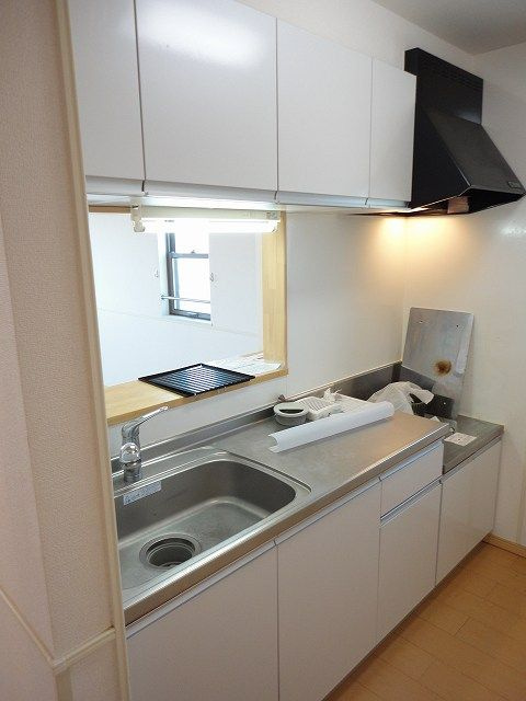 サン・ヒルズＥのキッチン|お料理しやすいキッチンです