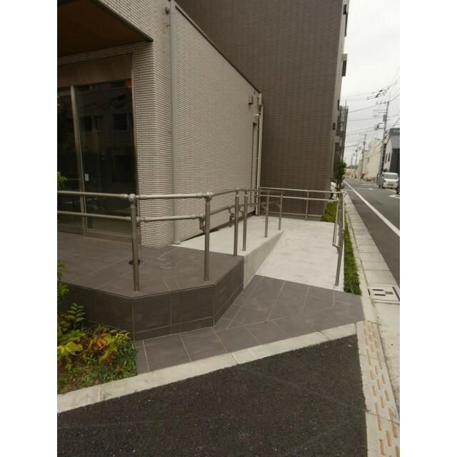 サンリスタ六町のエントランス