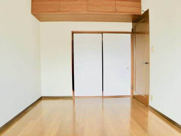 ニューハイツ豊島園の居間・リビング
