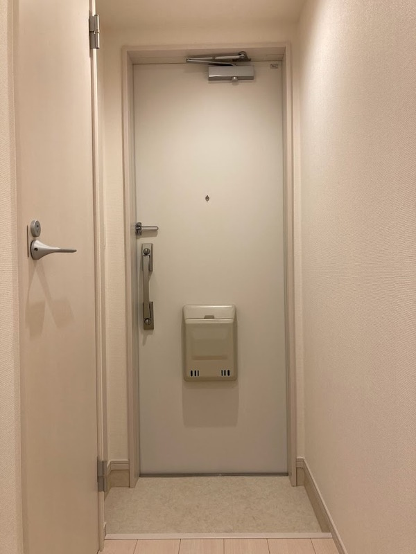 ヴィラ都立家政の玄関