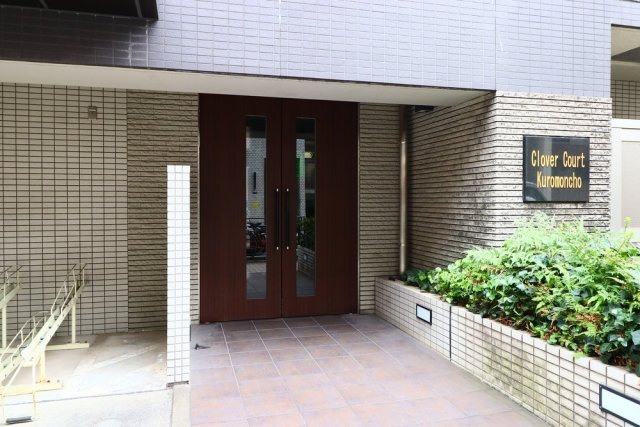クローバーコート黒門町のエントランス