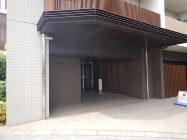 グローリオ田町のエントランス