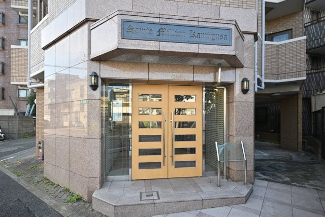 サンテミリオン上井草のエントランス