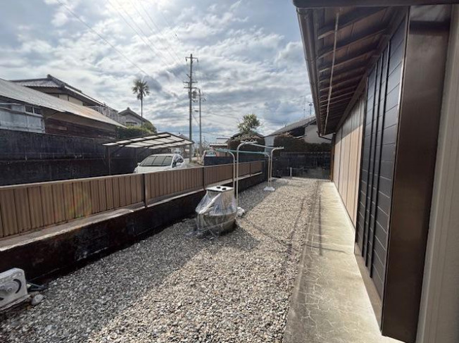 「オール電化住宅」香美市香北町美良布　中古一戸建ての庭|風通しがよく、お洗濯ものも良く乾きます♪