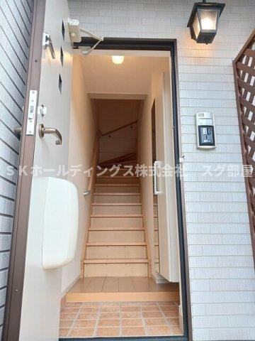 ホワイト　パレスの玄関