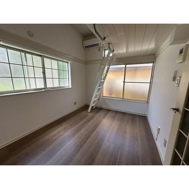 ７ｔｈ ＡＶＥＮＵＥの居間・リビング