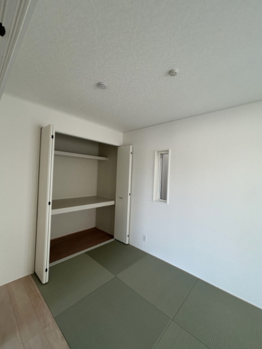 8ビート宮ノ陣駅前戸建【キャッシュバック対象物件】の和室|ゆったりとくつろげる和室です