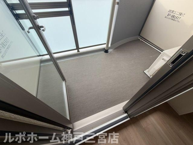 セレニテ神戸駅前アリエのバルコニー