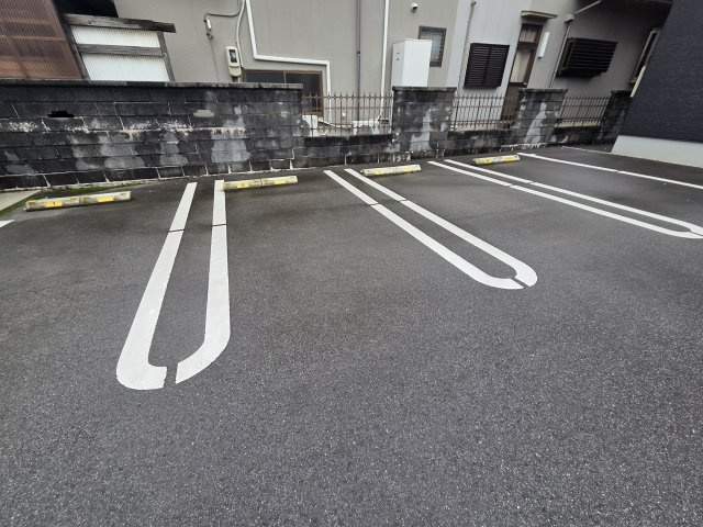 Ｌｅｇｒａｎ高岡の駐車場