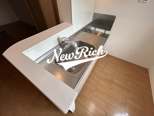 北群馬郡吉岡町大字大久保のアパートのキッチン
