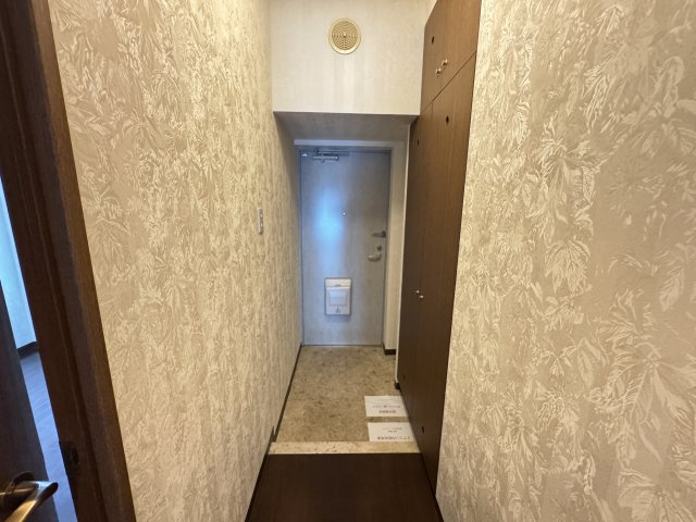 INSURANCE BLDG.XVIIの玄関