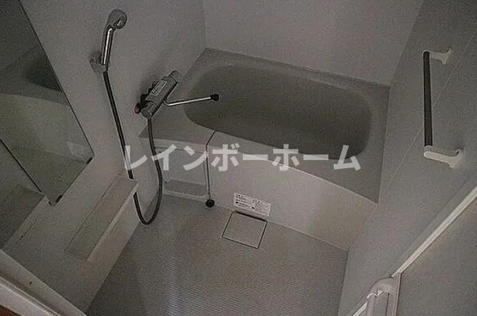 M.house ルビーの浴室