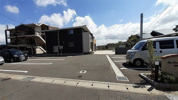ピュアタウン小倉の駐車場
