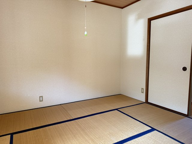 ハイツ美輪の和室