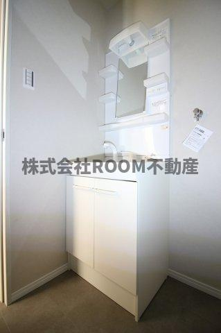 都北ラ・クレールの独立洗面台|朝の支度にも助かる、独立の洗髪洗面化粧台