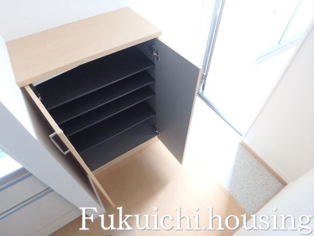 プレシャスガーデンの玄関