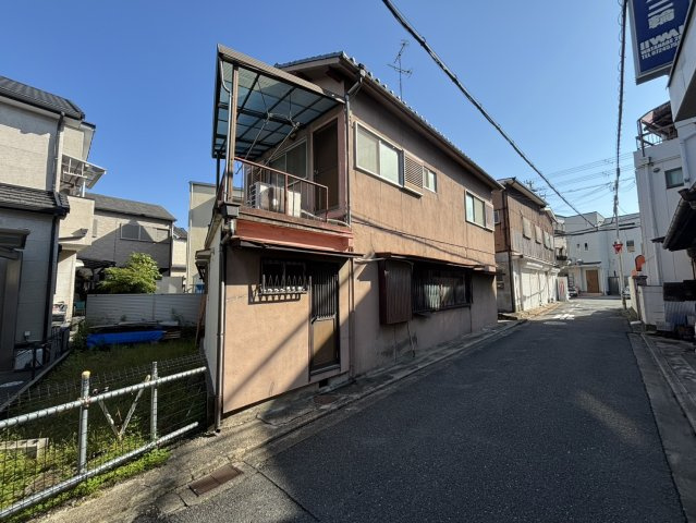 岸和田市八幡町　古家付き土地の前面道路含む現地写真