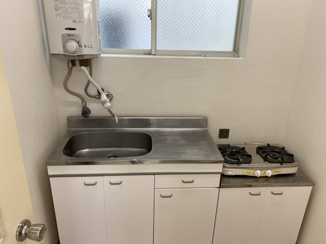 足立ビルのキッチン|コンロ無し