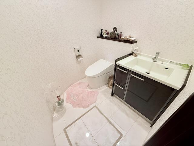 東菅野１丁目戸建のその他|２階にもトイレはあります。