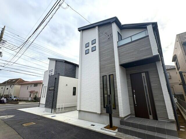 市川市東菅野１丁目２０５０番の外観|B号棟側からの撮影。