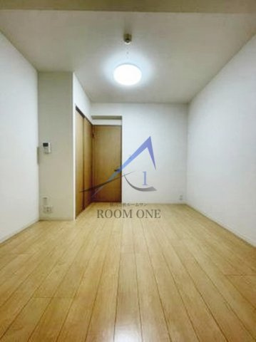 メゾン・ブルーの居間・リビング|洋室のお部屋です。