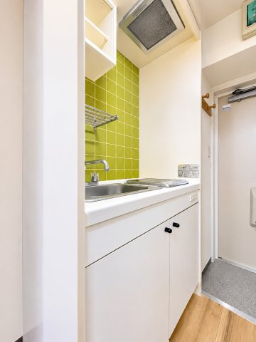 【キッチン】 | スカイコート新丸子　新丸子駅まで5分/武蔵小杉駅までも6分/コーナールーム | ◆住宅ローンのご相談や周辺環境のご案内も含め、ローンに詳しい、地元に詳しいスタッフがお出迎えさせていただきます。お気軽にご相談ください。
