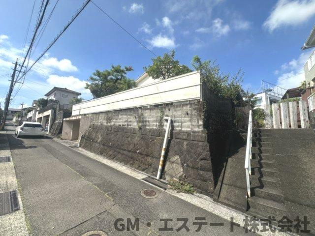 宮崎市桜ケ丘町　土地の前面道路含む現地写真