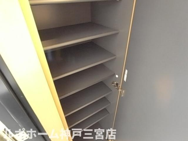 シンプルライフ元町の玄関
