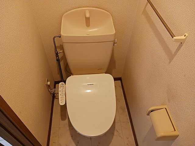 ブロッサム松山アネックスＢのトイレ|清潔感のあるトイレです