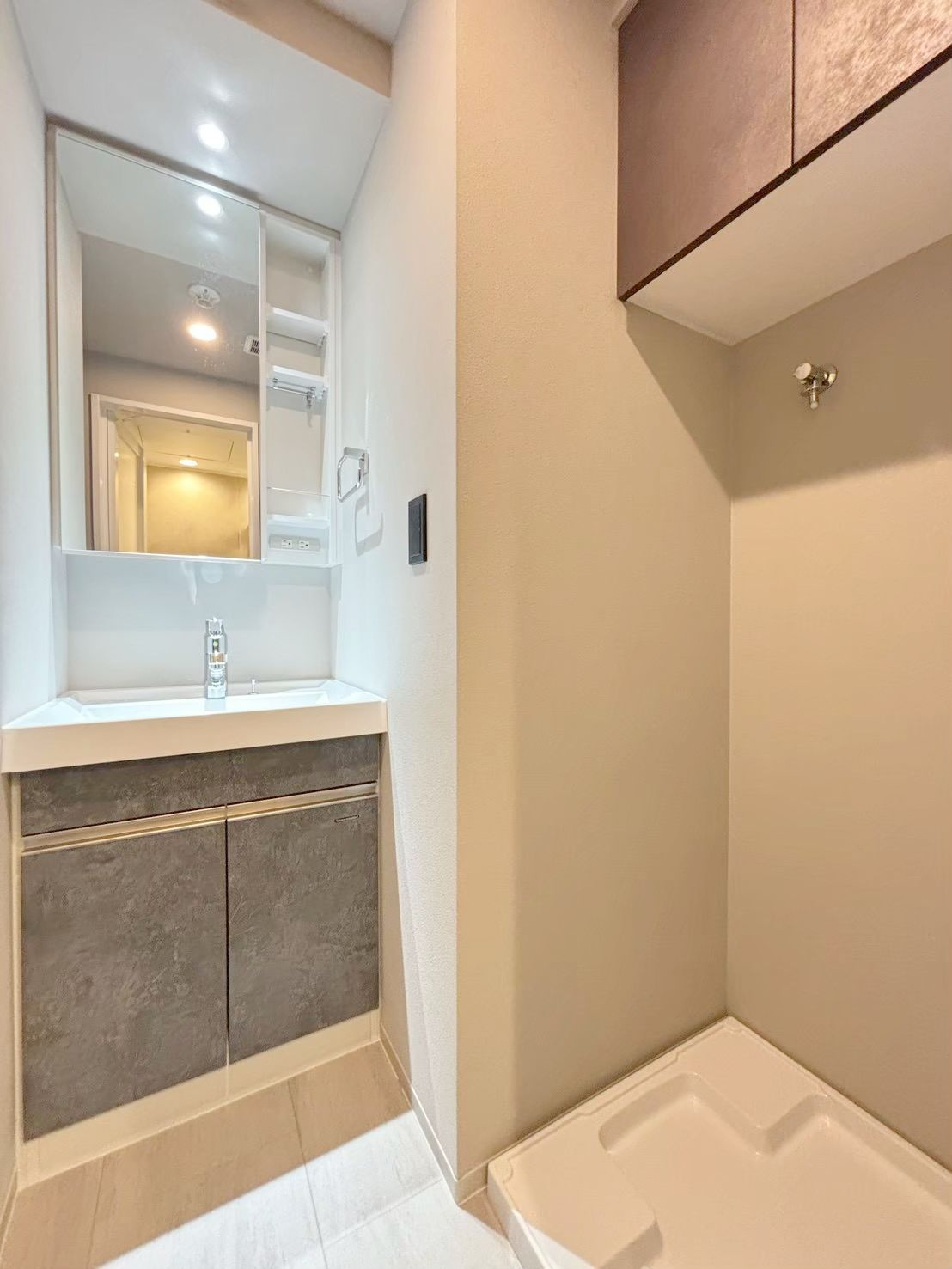 「防音マンション」DUO FLATS 東品川の洗面所|ゆったりとスペースのある洗面所