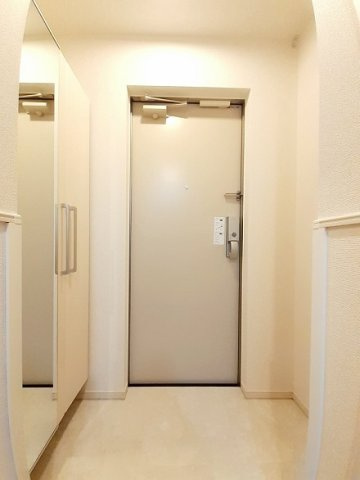 ラシュレ十条の玄関