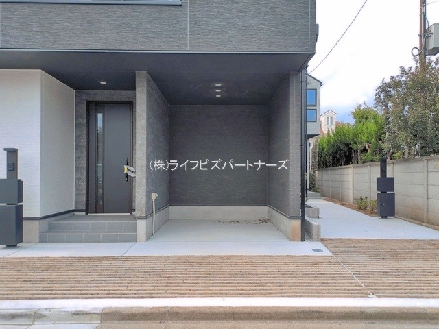 杉並区西荻南１丁目 新築戸建の玄関
