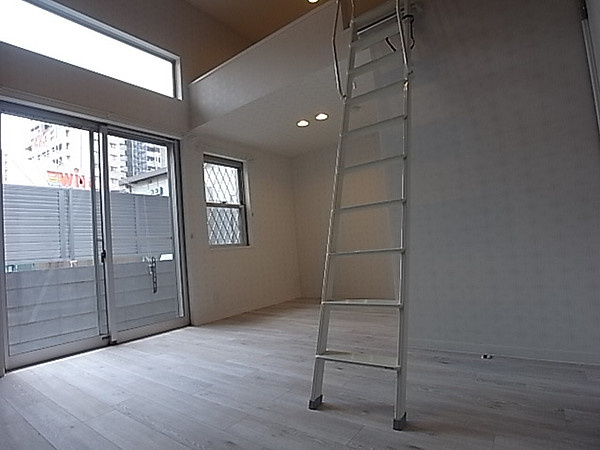 神戸市東灘区深江北町３丁目のアパートの居間・リビング