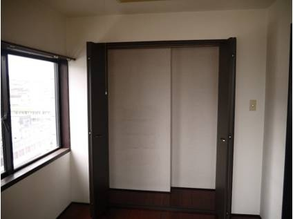 神戸市東灘区深江本町３丁目の賃貸マンションの収納