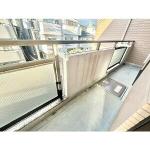 神戸市灘区宮山町２丁目の賃貸マンションの収納