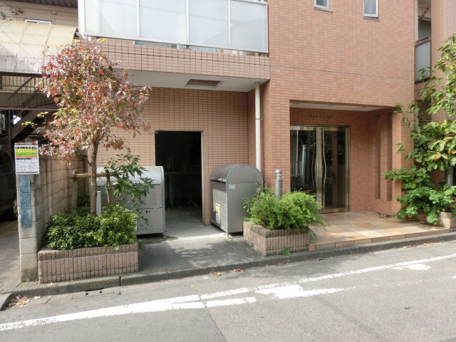 トラストコート立川のロビー